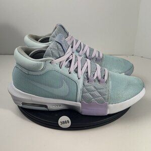 Nike LeBron Witness 8 Easter Mens Size  9.5 Blue Basketball Shoes FB2239-401